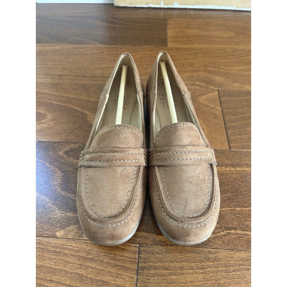 Naturalizer Women's Dannah Slip-On Camel Tan Suede Loafers Flats NEW 6 M - Picture 4 of 6